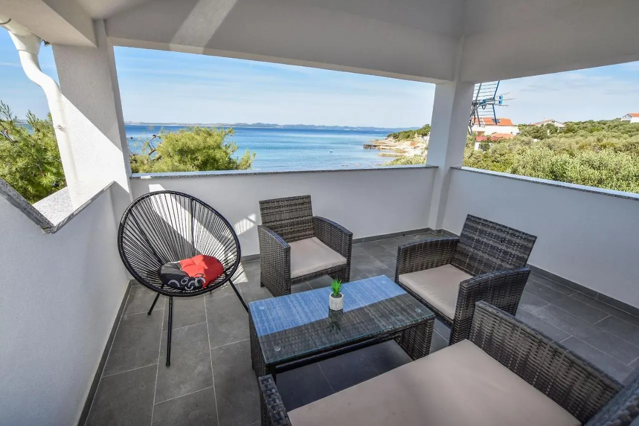 Holiday home House Pine Shadow Villa Pasman
