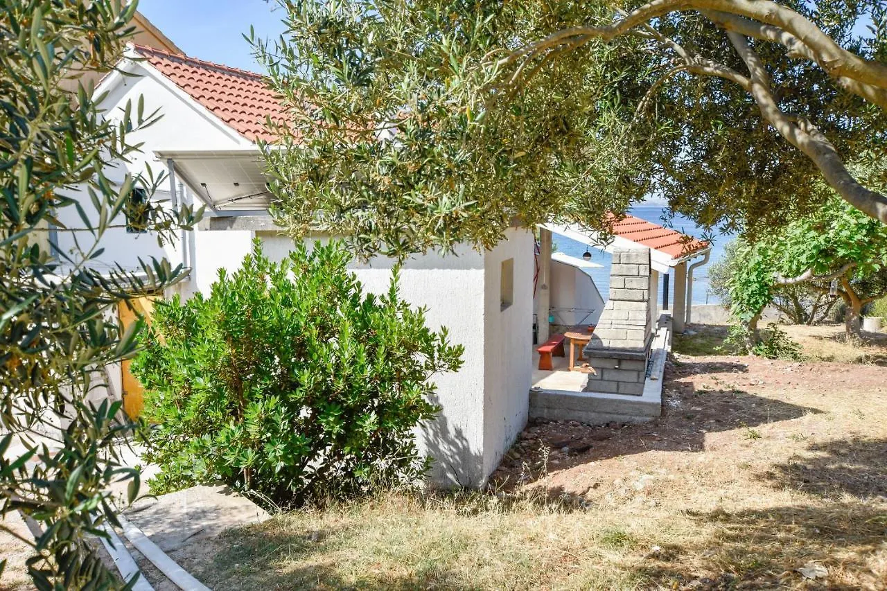 Holiday home House Pine Shadow Villa Pasman